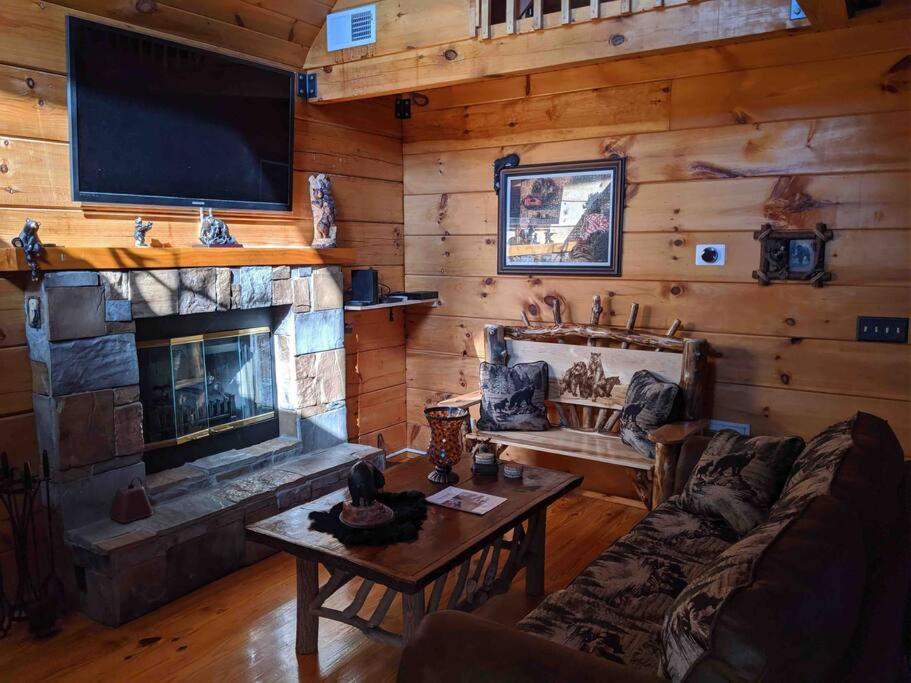 Bear Country Cabin Sevierville Exterior photo