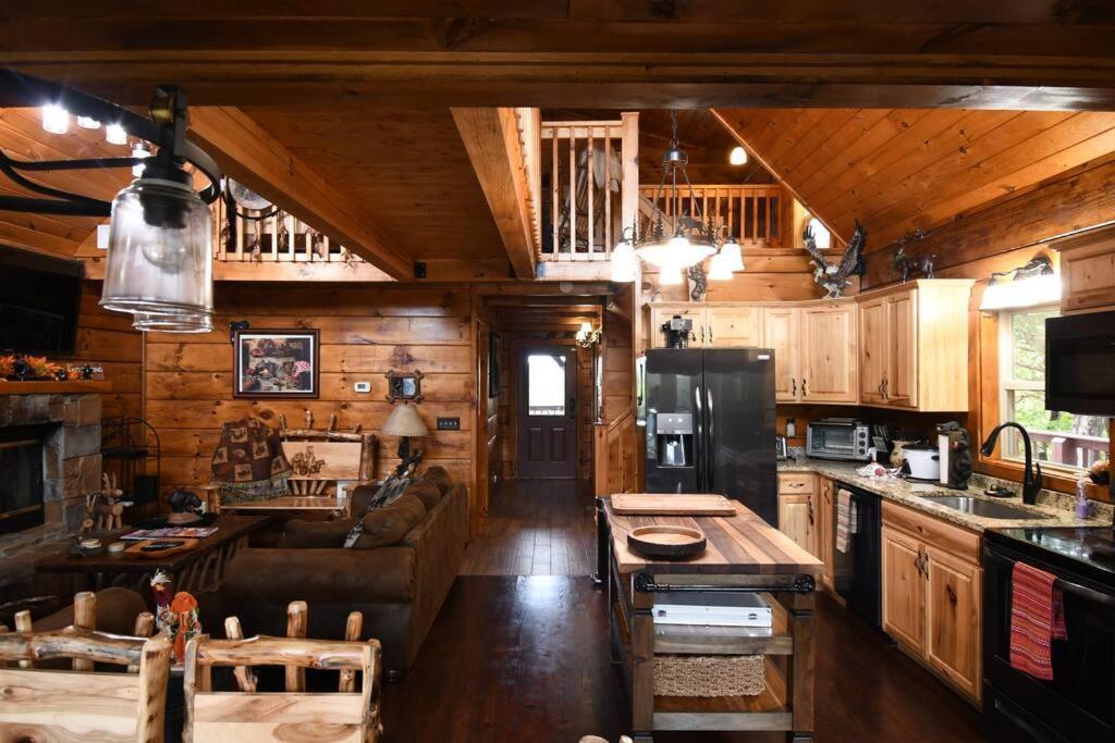 Bear Country Cabin Sevierville Exterior photo