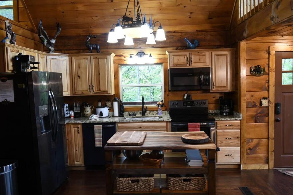Bear Country Cabin Sevierville Exterior photo