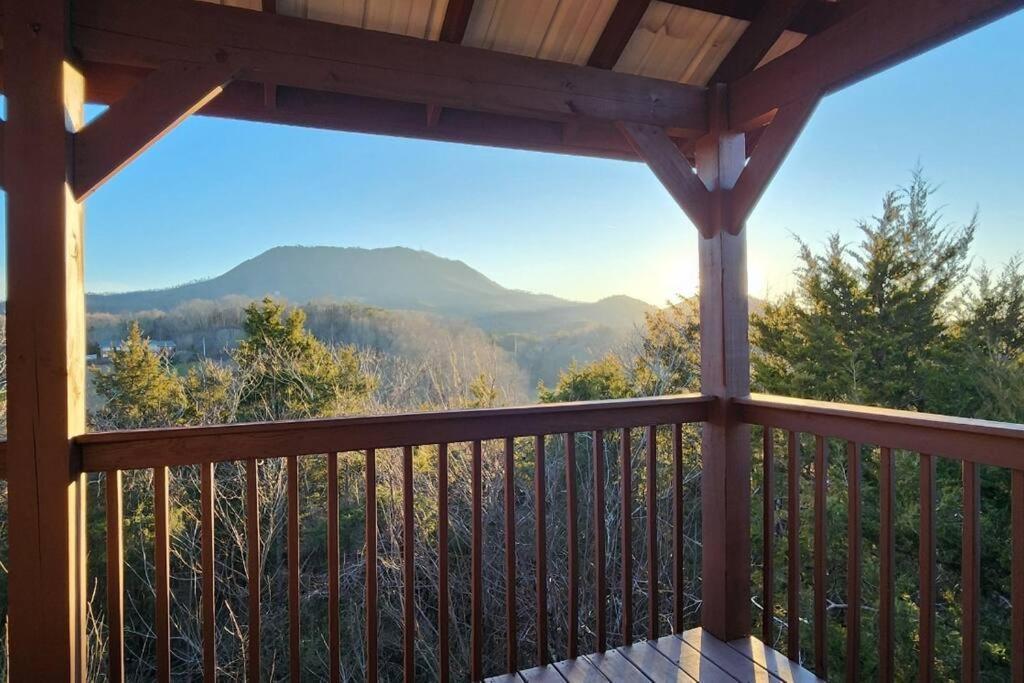 Bear Country Cabin Sevierville Exterior photo